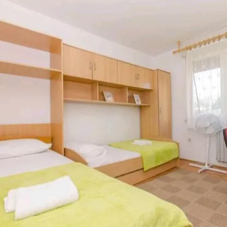 Liss Apartment *